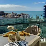 Qoople Excellence By The Sea Appartement *